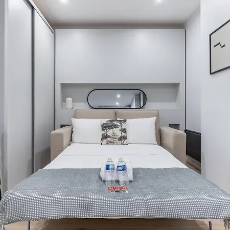 Versigny Heart Of 18th Cosy Apartment Paris